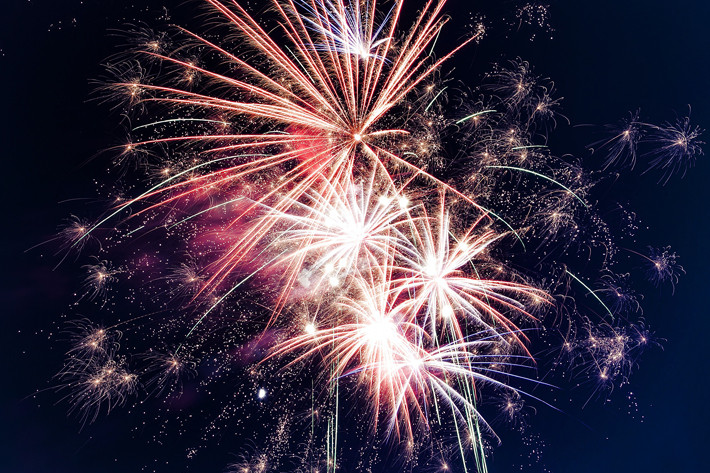 5 Ways to Shoot Fireworks Without a Tripod |  Pricebook